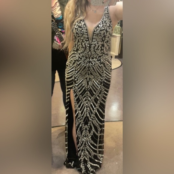 Prom dress - Picture 3 of 5